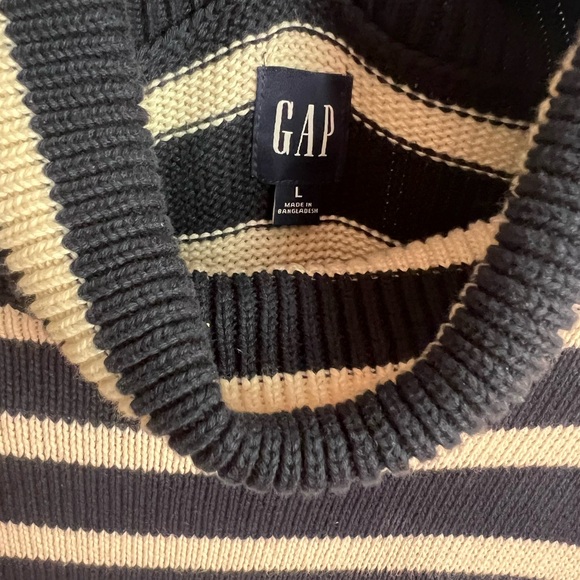 GAP Navy and Cream Striped Turtleneck Sweater size L - Picture 2 of 4